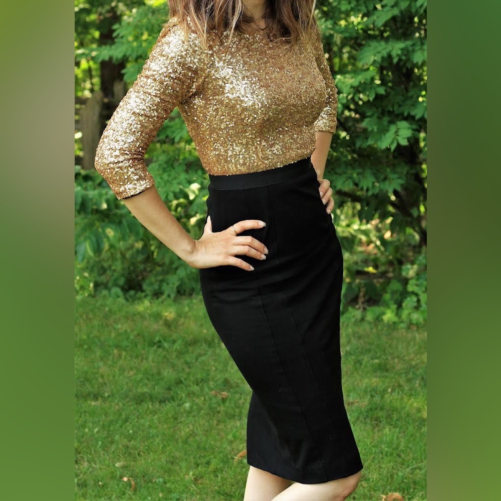 Nissa dress size 4 gold sequin and black with 3/4 sleeve and low back